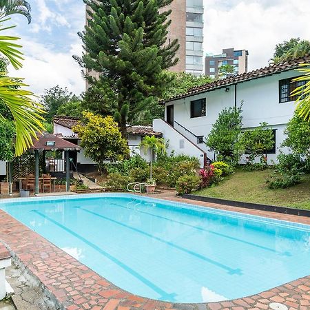Hotel Premium Real Medellin Exterior photo