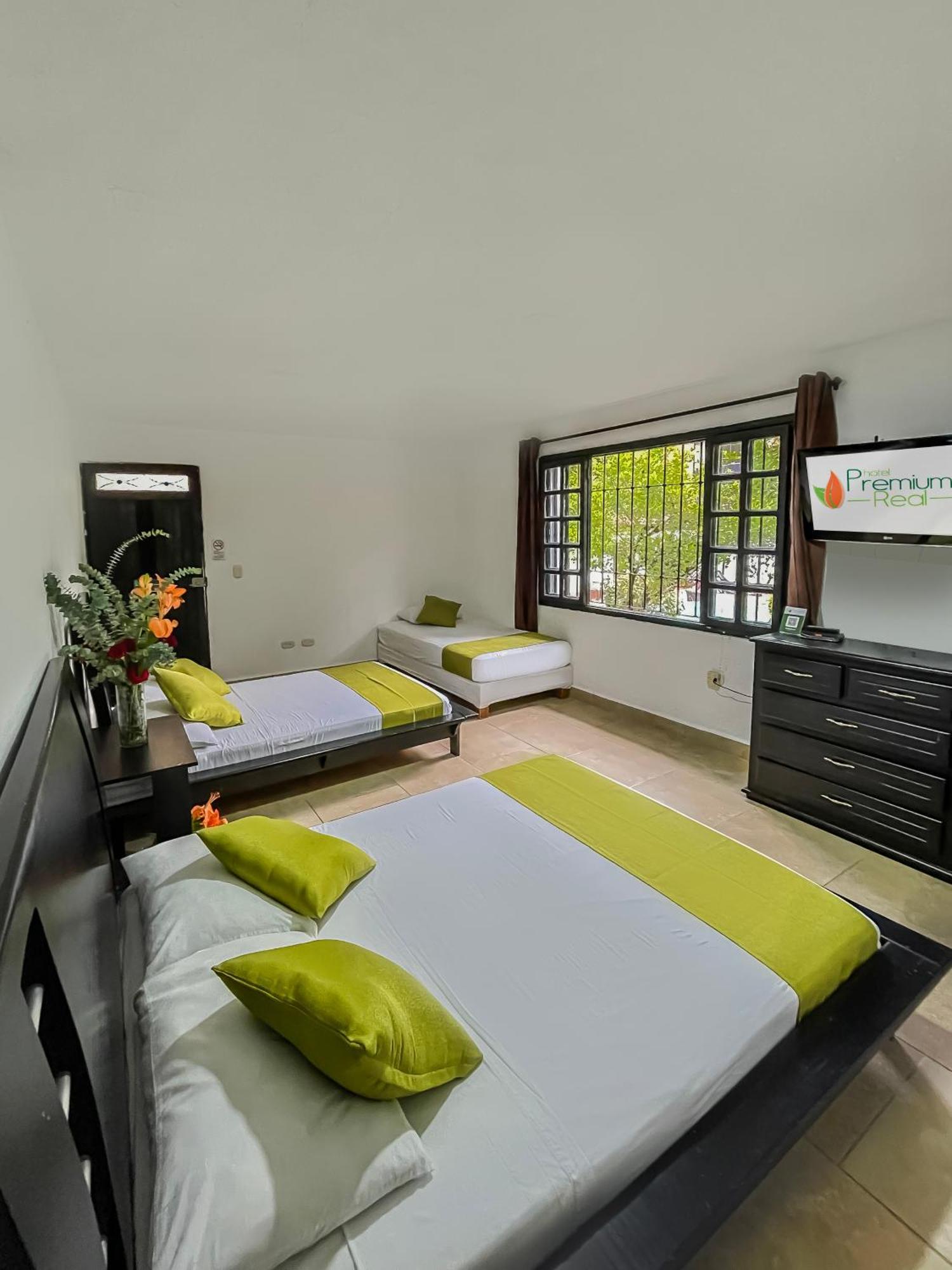 Hotel Premium Real Medellin Exterior photo